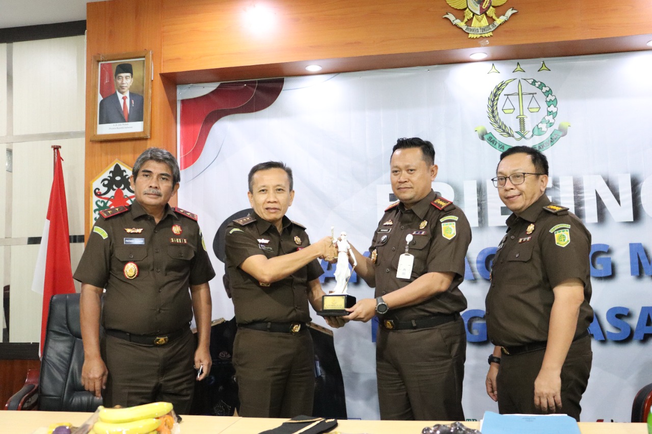 KEJARI PULPIS TERIMA INSPEKSI PIMPINAN JAMWAS