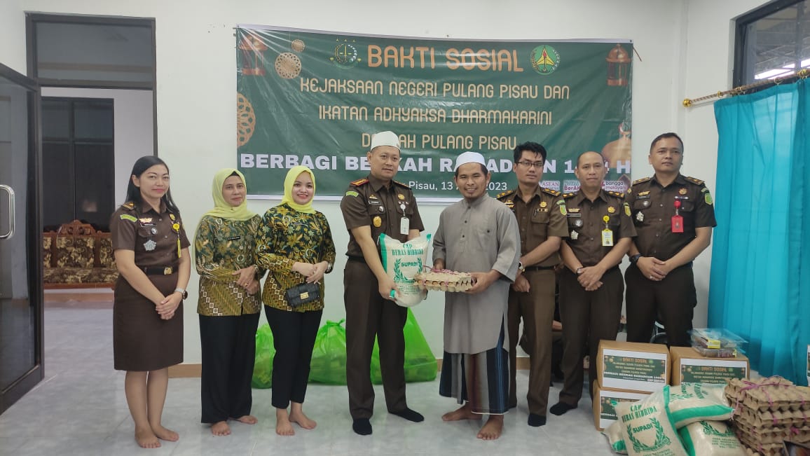 BERBAGI BERKAH RAMADHAN 1444H KEJARI PULANG PISAU DI YAYASAN PONDOK PESANTREN HIDAYATULLAH  DAN PANTI ASUHAN MAQOMAMMAHMUDA