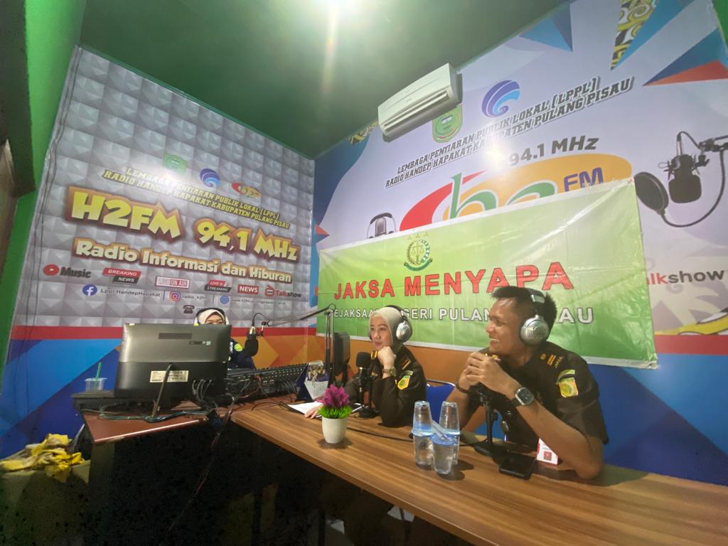 PROGRAM JAKSA MENYAPA KEJAKSAAN NEGERI PULANG PISAU NYATAKAN PERANG MELAWAN NARKOBA MENUJU INDONESIA BERSINAR (BERSIH NARKOBA) MELALUI RADIO H2FM
