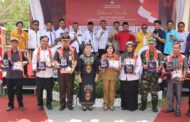 Dukung Sukseskan Tahapan Pemilu, Kepala Kejaksaan Negeri Pulang Pisau hadiri Serah Terima Kirab Pemilu 2024 Kabupaten Pulang Pisau.