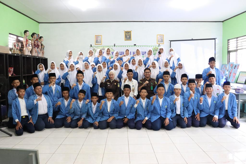 Melalui Jaksa Masuk Sekolah, Kejari Pulang Pisau terus Sosialisasikan Bahaya Narkoba