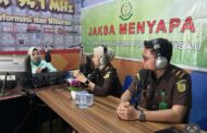 PROGRAM JAKSA MENYAPA KEJARI PULANG PISAU BAHAS PERLINDUNGAN HUKUM TERHADAP ANAK MELALUI RADIO H2FM PULANG PISAU