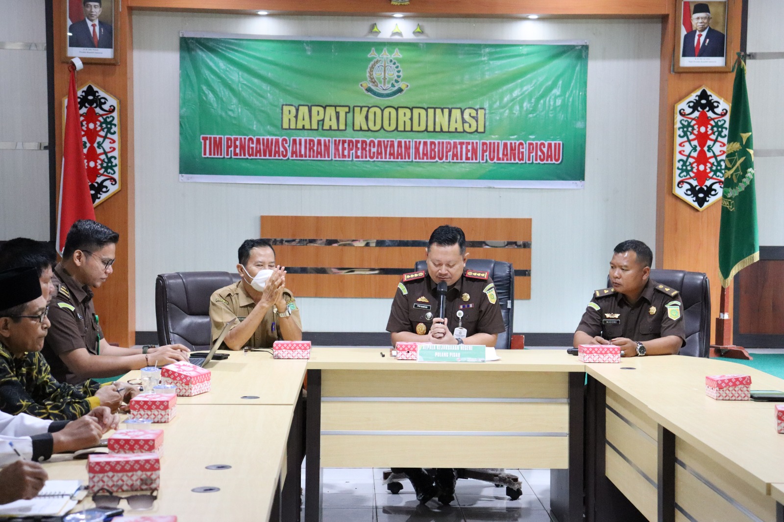 KEJARI PULANG PISAU GELAR RAKOR PAKEM  DAN SOSIALISASIKAN PUTUSAN MK NOMOR 97/PUU-XIV/2016